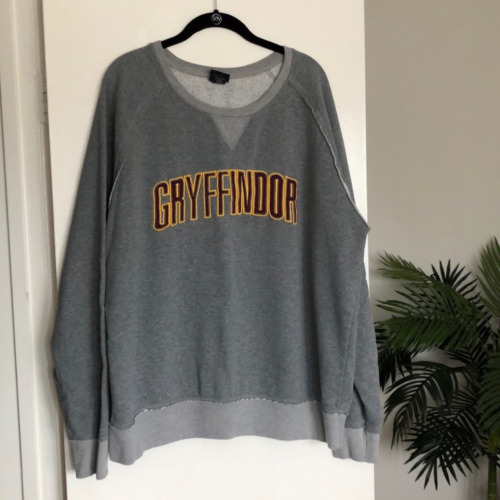 Gryffindor sweatshirt